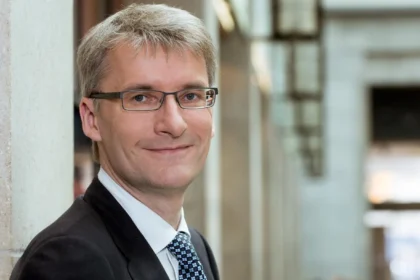 mit wem ist elmar theveßen verheiratet